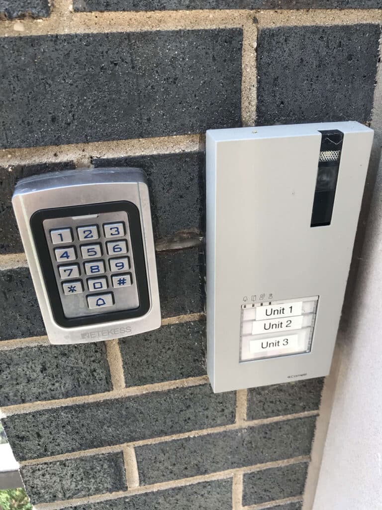 Rektess keypad and Comelit intercom Rektess keypad and Comelit intercom