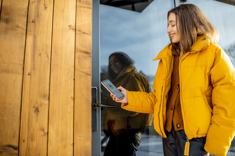 Smart Locks vs Traditional Locks: Which is Safer?